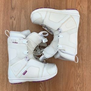 Salomon scarlet boot